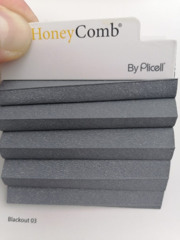 Gri Honeycomb (Blackout) Plicell Cam Balkon Perdesi